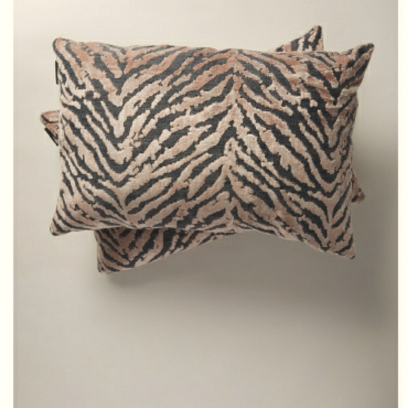 MM STUDIO ZEBRA CUT BELGIUM/ VELVET PILLOW NWT - Picture 2 of 11